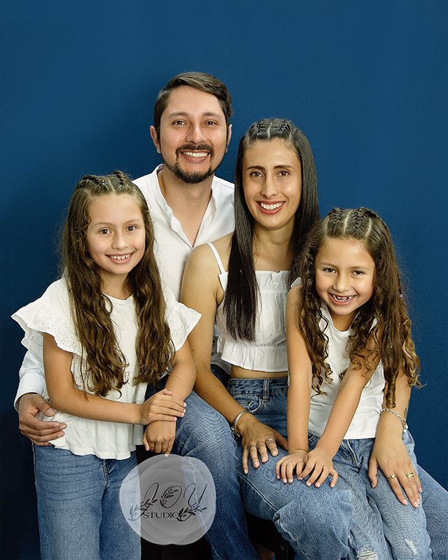 Joy Studio - Family Photography